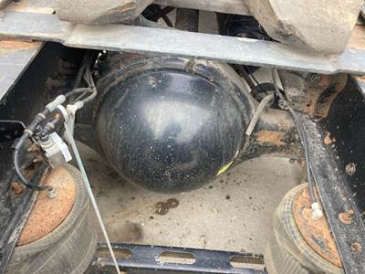 Meritor RS23160 Rear Axle Housing for a Volvo VNL