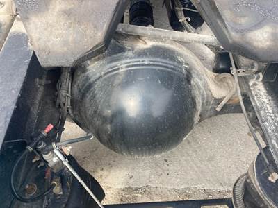 Meritor RS23160 Rear Axle Housing for a Volvo VNM