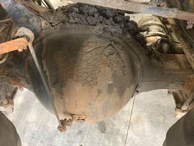 Meritor RS23160 Rear Axle Housing for a Freightliner FL70