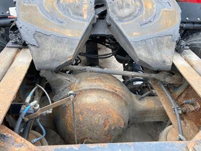 Meritor RS23160 Rear Axle Housing for a Freightliner Cascadia