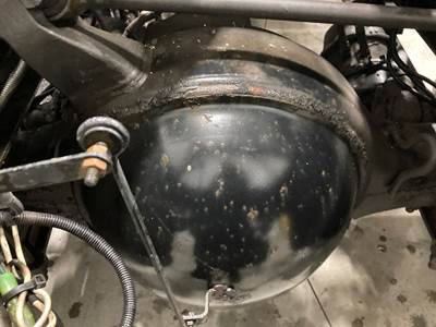 Meritor RS23160 Rear Axle Housing for a Freightliner Cascadia