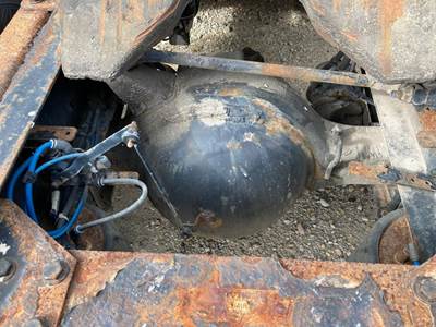 Meritor RS23160 Rear Axle Housing for a Freightliner Cascadia