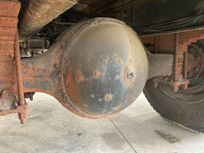 Meritor RS23160 Rear Axle Housing for a Freightliner FL80