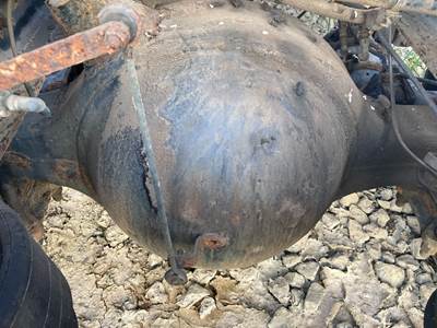 Meritor RS23160 Rear Axle Housing for a Freightliner FL70
