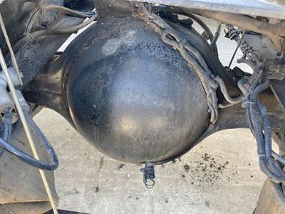 Meritor RS23160 Rear Axle Housing for a Volvo VNL