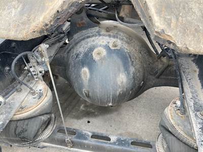 Meritor RS23160 Rear Axle Housing for a Volvo VNL