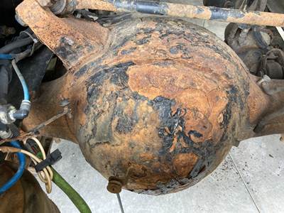 Meritor RS23160 Rear Axle Housing for a Freightliner Cascadia