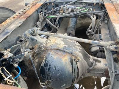 Meritor RS23160 Rear Axle Housing for a Freightliner Cascadia