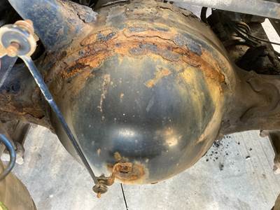 Meritor RS23160 Rear Axle Housing for a Freightliner Cascadia