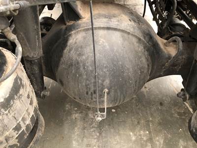 Meritor RS23160 Rear Axle Housing for a Peterbilt 579