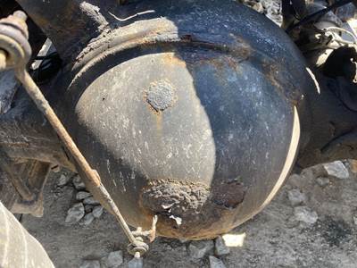 Meritor RS23160 Rear Axle Housing for a Freightliner Cascadia