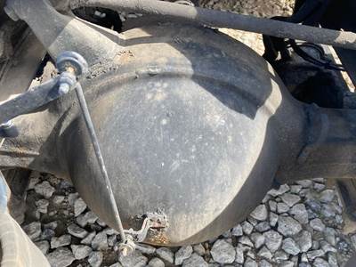 Meritor RS23160 Rear Axle Housing for a Freightliner Cascadia