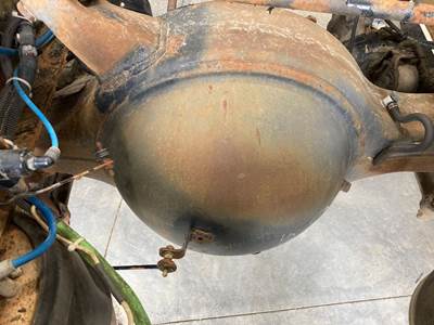 Meritor RS23160 Rear Axle Housing for a Freightliner Cascadia