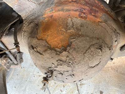 Meritor RS23160 Rear Axle Housing for a Freightliner Cascadia