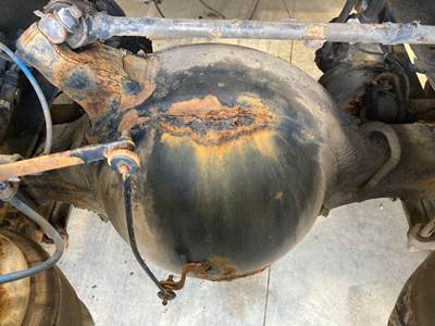 Meritor RS23160 Rear Axle Housing for a Freightliner Cascadia