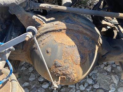 Meritor RS23160 Rear Axle Housing for a Freightliner Cascadia