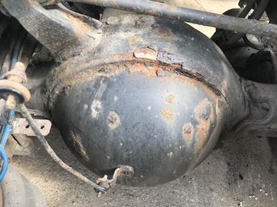 Meritor RS23160 Rear Axle Housing for a Freightliner Cascadia