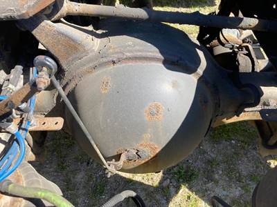 Meritor RS23160 Rear Axle Housing for a Freightliner Cascadia