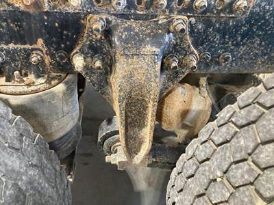 Meritor RS23160 Rear Axle Housing for a Freightliner Columbia 120