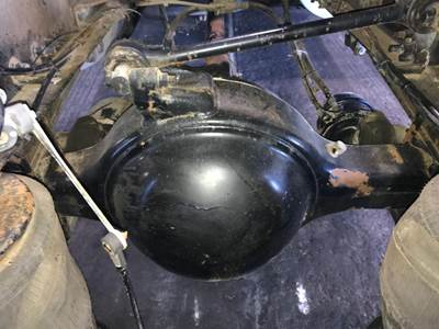 Meritor RS23160 Rear Axle Housing for a Volvo VNM