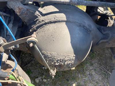 Meritor RS23160 Rear Axle Housing for a Freightliner Cascadia