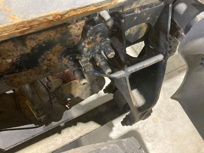 Meritor RS23160 Rear Axle Housing for a International Prostar