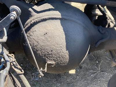 Meritor RS23160 Rear Axle Housing for a Freightliner Cascadia