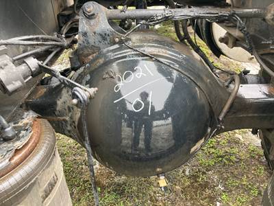 Meritor RS23160 Rear Axle Housing for a Volvo VNM