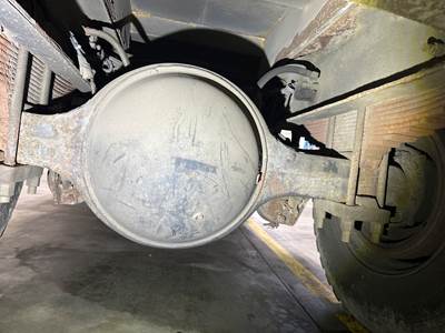 Meritor RS23160 Rear Axle Housing for a International 7400