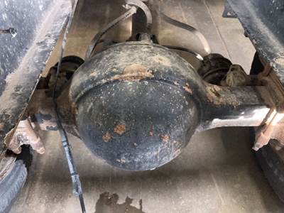 Meritor RS23160 Rear Axle Housing for a Volvo WG