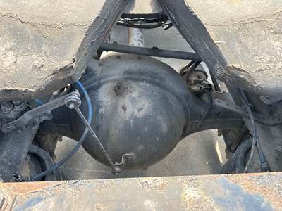 Meritor RS23160 Rear Axle Housing for a Freightliner M2 112