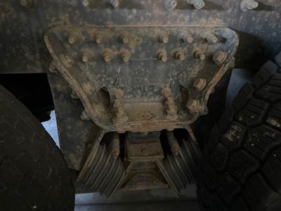 Meritor RS23160 Rear Axle Housing for a International 7500