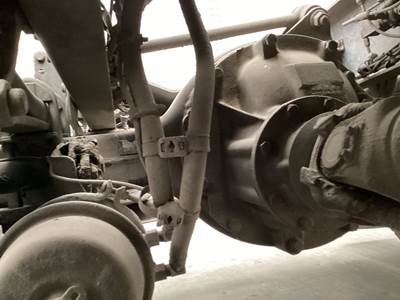 Meritor RS23160 Rear Axle Housing for a Mack Cxu