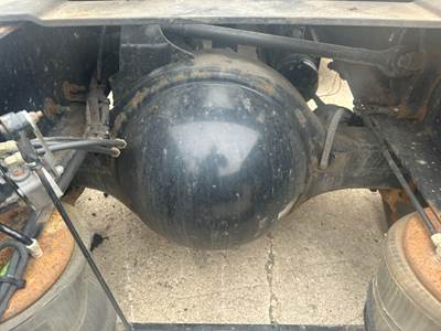 Meritor RS23160 Rear Axle Housing for a Volvo VNL
