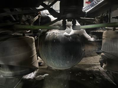 Meritor RS23160 Rear Axle Housing for a International Prostar