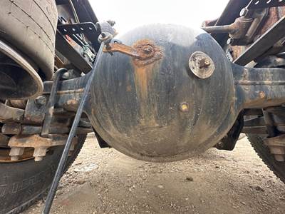 Meritor RS23186 Rear Axle Housing for a Freightliner Cascadia