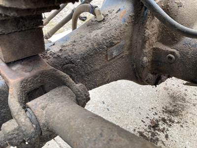 Meritor SQ100 Rear Axle Housing for a Freightliner FLT