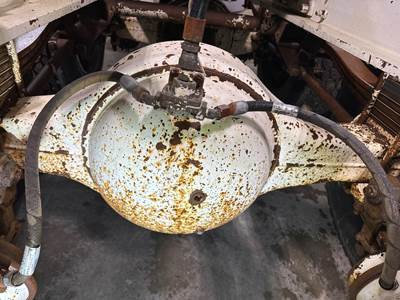 Meritor SQ100 Rear Axle Housing for a Peterbilt 359