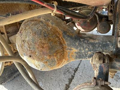 Meritor SQ100 Rear Axle Housing for a Volvo WG