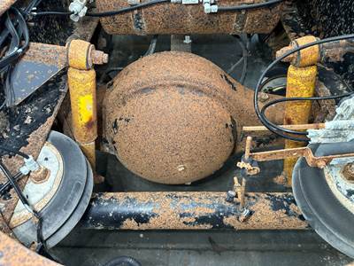 Meritor SQ100P Rear Axle Housing for a Freightliner FLC112