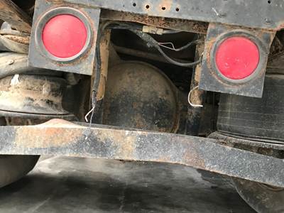 Meritor SSHD Rear Axle Housing for a Freightliner FLD120