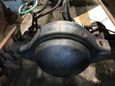 Spicer J210S Rear Axle Housing for a International 4700