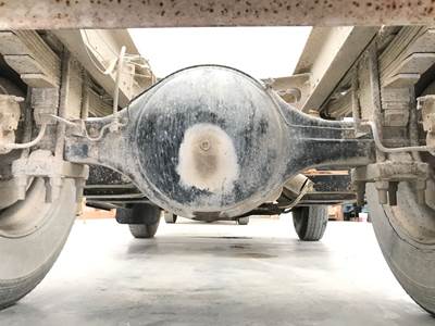 Spicer N175 Rear Axle Housing for a International 4700