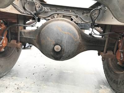 Spicer N175 Rear Axle Housing for a International 4700