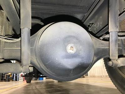 Spicer N175 Rear Axle Housing for a International 4700