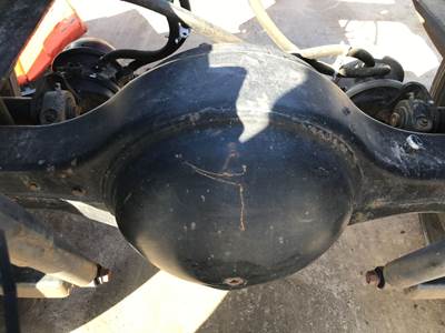 Spicer N175 Rear Axle Housing for a International 4700