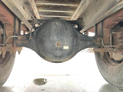 Spicer N175 Rear Axle Housing for a International 4900