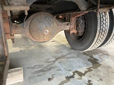 Spicer N175 Rear Axle Housing for a International 4700