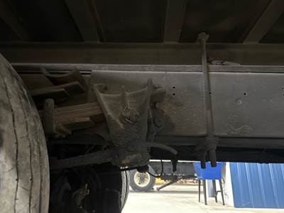 Spicer N190 Rear Axle Housing for a International 4700
