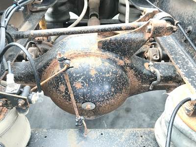 Spicer N400 Rear Axle Housing for a International 9200